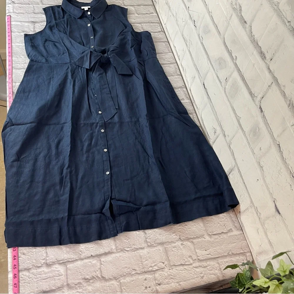 Elegant Navy Sleeveless Dress - Picture 9 of 14